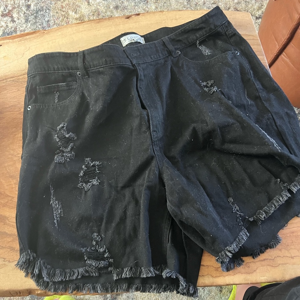Eloquii distressed denim shorts black size 16